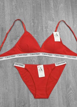 Спортивний набір жіночої білизни /топ + трусики стрінги/ calvin klein