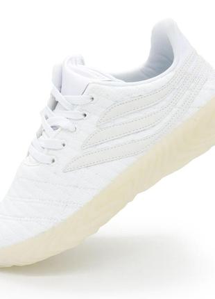 Кроссовки adidas sobakov белые, рефлективные. топ качество! 43. размеры в наличии: 43.