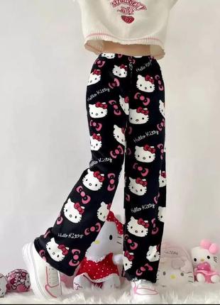 Пижамные плюшевые штаны hello kitty, черные, размер l — уют и стиль для сна и отдыха
