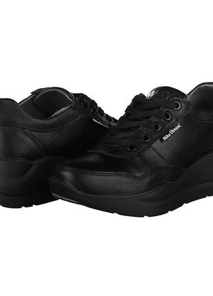 Жіночі чорні шкіряні кросівки nika veroni 02964