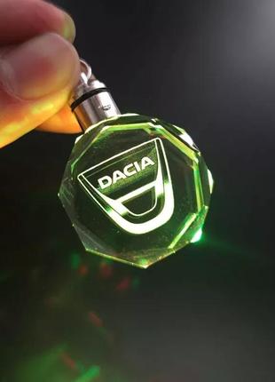 Брелок для автомобіля dacia кришталевий брелок з підсвіткою для дачії прозорий брелок для авто дачіа