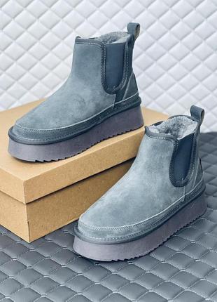 Замшеві сірі уги на платформі челсі жіночі ugg челсі замш зима сірі3 фото