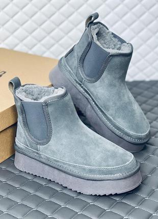Замшеві сірі уги на платформі челсі жіночі ugg челсі замш зима сірі10 фото