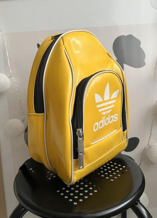 Рюкзак в винтажном стиле adidas