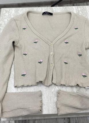 Bershka чудова бежева блузка з деуорацією