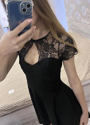 Чорна сукня