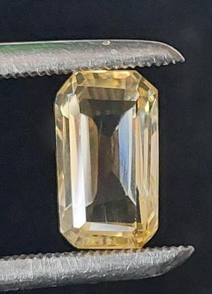 Цитрин 4.80 карат  13.5 х 7.8 х 6.2 мм