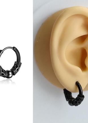 Чоловіча сережка-кільце в одне вухо чорна