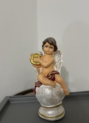 Статуэтка/ фигурка