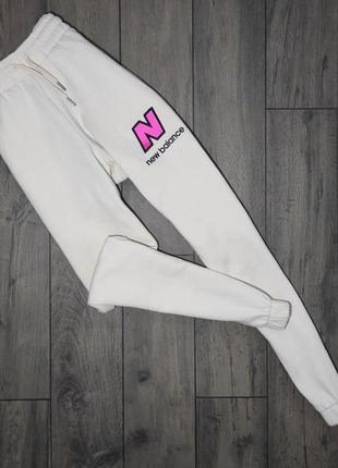 Жіночі спортивні штани new balance