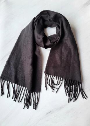 Шарф унисекс однотонный с кистями весна-осень без бренду 154х28 см черный