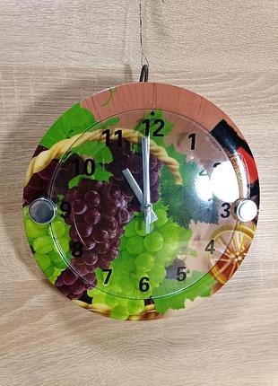 Часы  настенные круглые классические