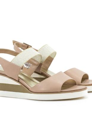 Босоніжки танкетка женские пудровые conhpol bis b-4310 36 размер