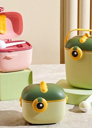 Контейнер для зберігання дитячої сухої суміші 800 мл з мірною ложечкою динозавр світло зелений