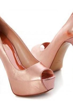 Очень эффектные туфли с удобной колодкой nine west