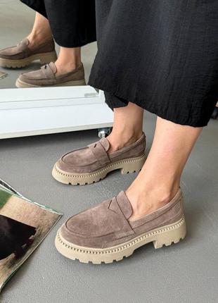 Натуральні замшеві лофери кольору капучино☪️