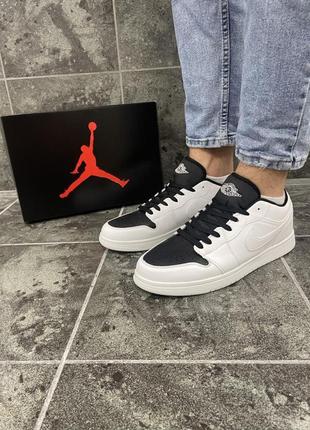 Кросівки nike air jordan 30cm 1 low, білі з чорним носком2 фото
