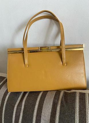 Шкіряна сумка в вінтажному стилі. англія