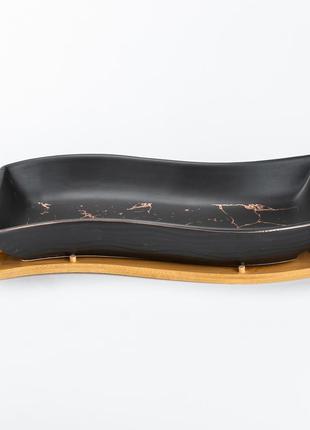 Блюдо керамическое на деревянной подставке для сервировки стола 39.5 х 20 х 6.5 см (l01763)