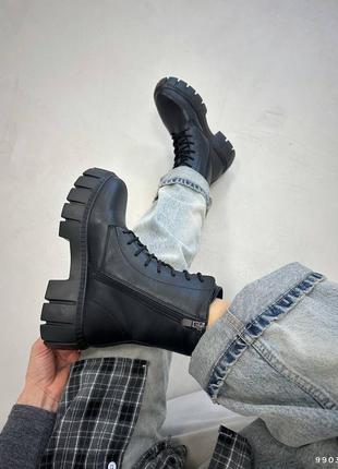 Женские зимние ботинки