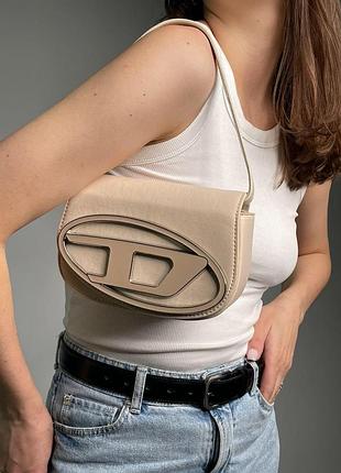 Diesel 1dr iconic shoulder bag beige 20 x 13 x 6.5 см