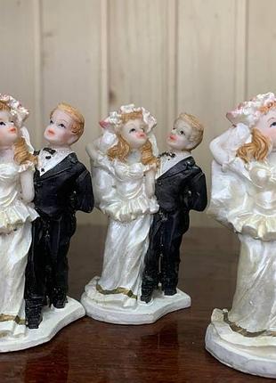 Статуэтка жених и невеста. пара