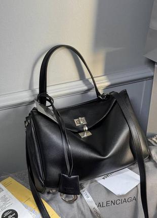 Черная сумка в стиле balenciaga rodeo