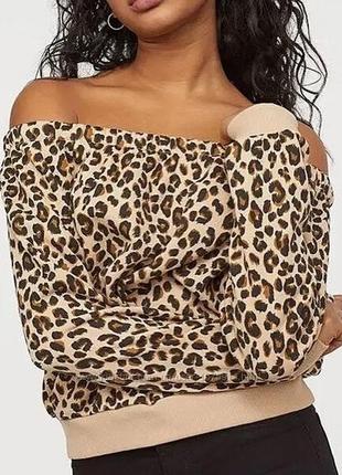 H&m трендовый тёплый свитшот на плечи в animal print m