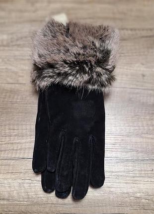 Замшевые перчатки с меховой опушкой