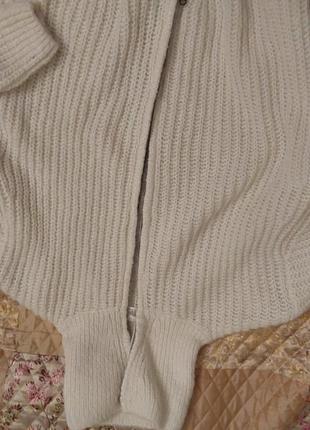 Нова біла в,язана кофта