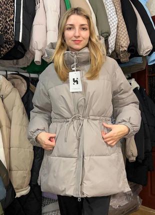 Зимова приталена куртка