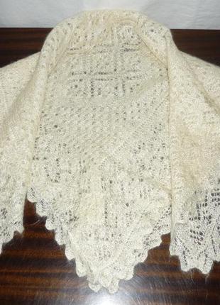 Мягкий теплый ажурный платок из козьего пуха