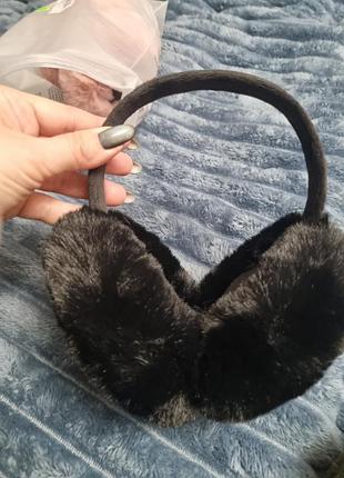 Меховые наушники  черные