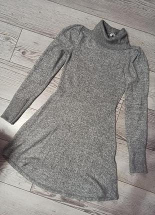 Класна тепла трендова жіноча  сукня  гольф