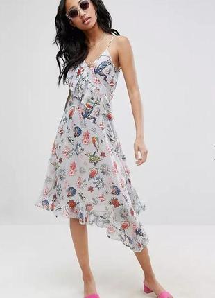 Асимметричное платье с готическим принтом от asos