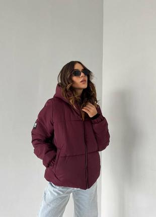 Жіноча зимова куртка колір бургунді