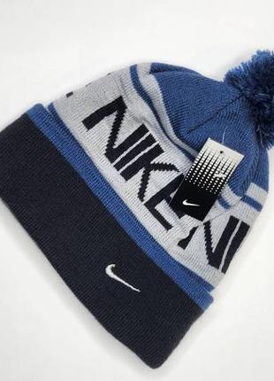 Шапка nike розмір 50-55. з флісовим утеплювачем.