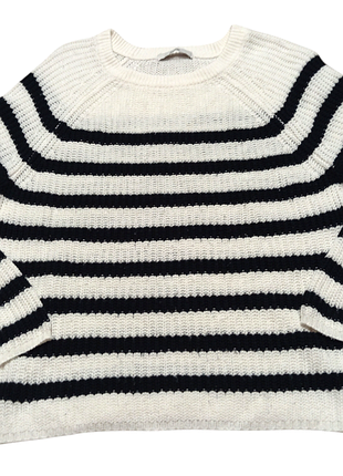 Вязаный черно белый свитер