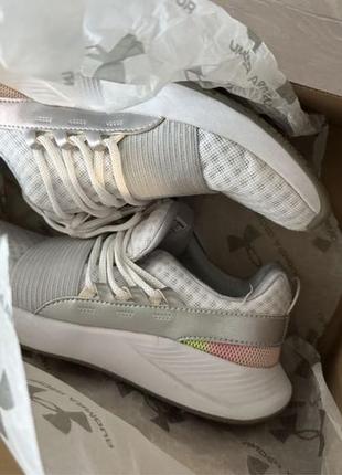 Кросівки білі нові under armour - 38,5 24,5 см.