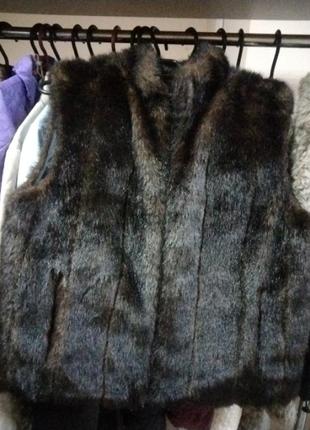 Жилет из меха двусторонний