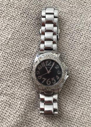 Годинник  guess