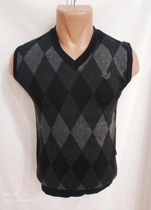 Трикотажный жилет