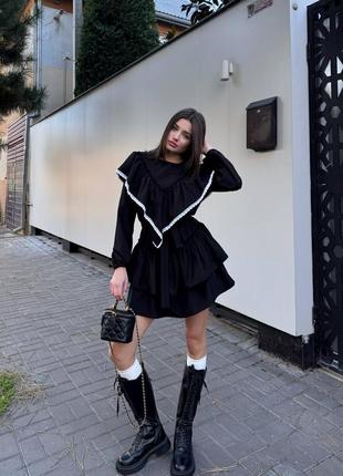 Жіноча чорна сукня