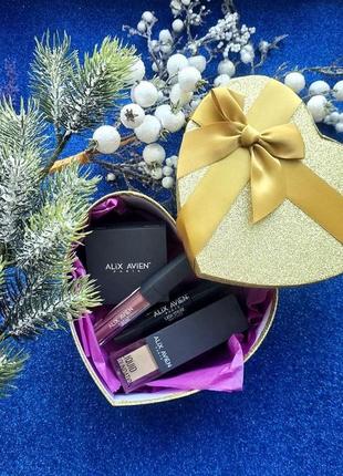 Просто мега подарунок 🎁 зволожуюча тональна основа, туш для обʼєму вій, блиск для губ та хайлайтер