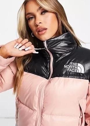 Короткий пуховик пуфер the north face 1996 nuptce 700 crop pink