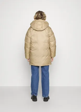 Пуховик levis