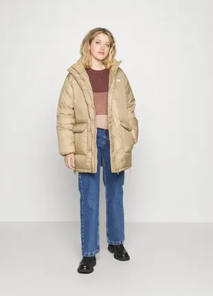 Пуховик levis