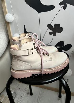 Ugg