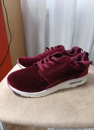 Кроссовки бархатные 38 размер