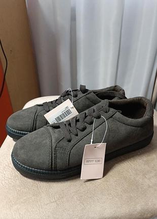 Кросівки 38 розмір